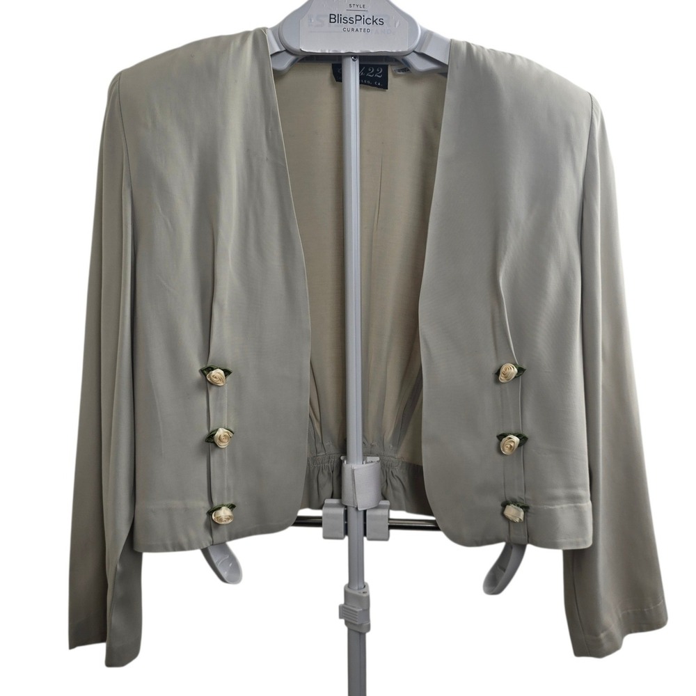 Vintage Club 22 Cropped Jacket Cream Ivory Rosette Buttons Women USA Blazer‎